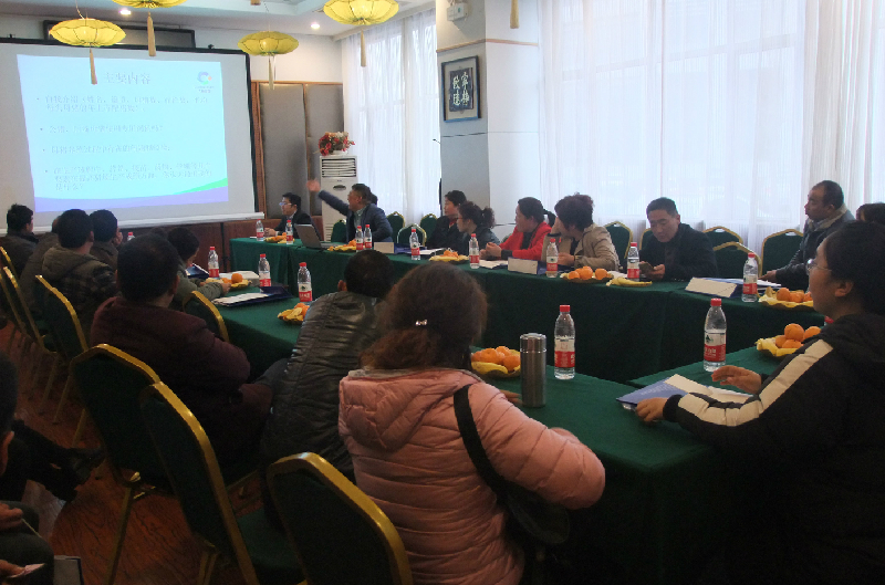 座談會(huì).jpg